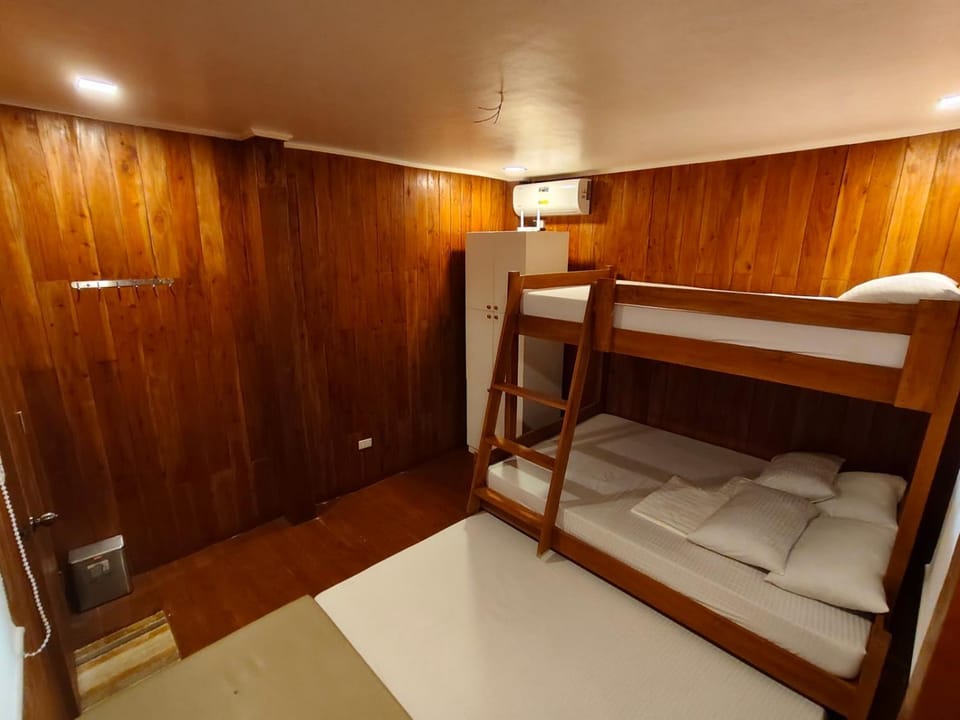 Bed, Bedroom, bunk bed