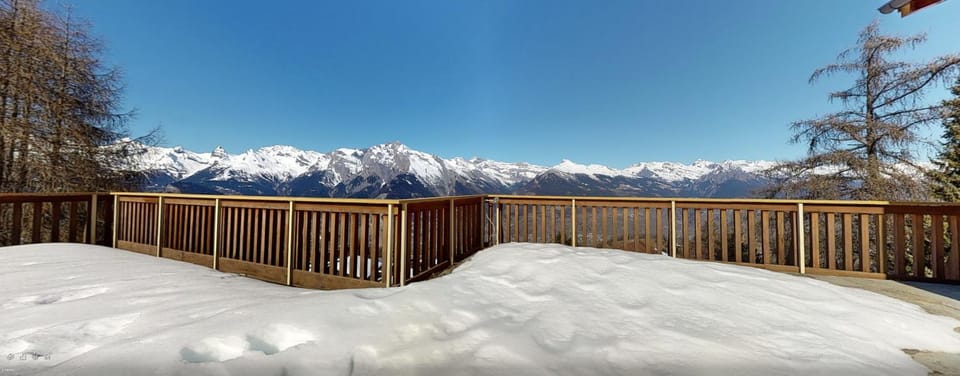 Day, Natural landscape, Winter, View (from property/room), Balcony/Terrace, Mountain view