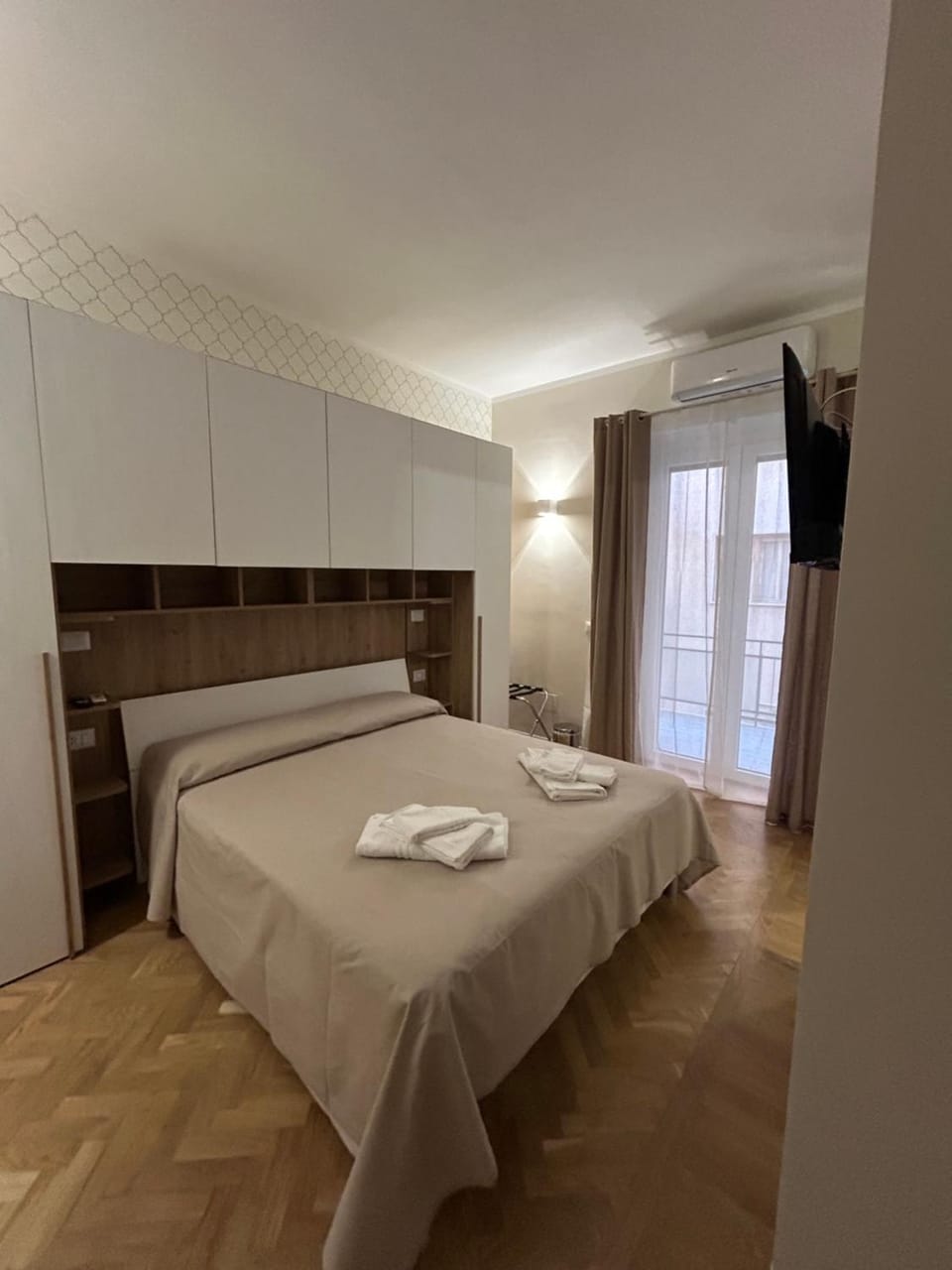 Bed, Photo of the whole room, Bedroom, towels, wardrobe