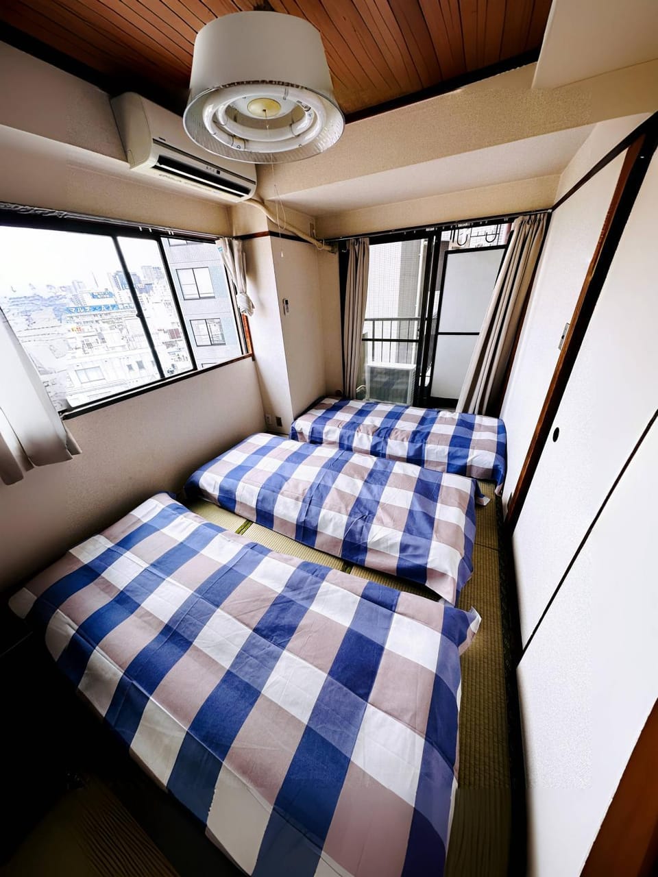 Shinjuku Okubo Henna House Apartment in Shinjuku