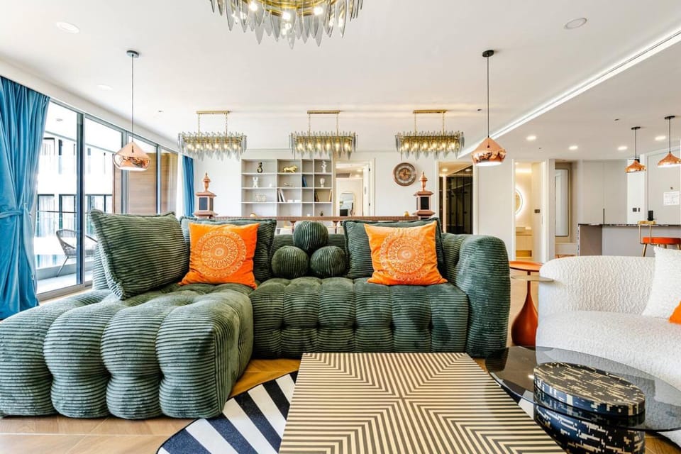 Living room, Seating area