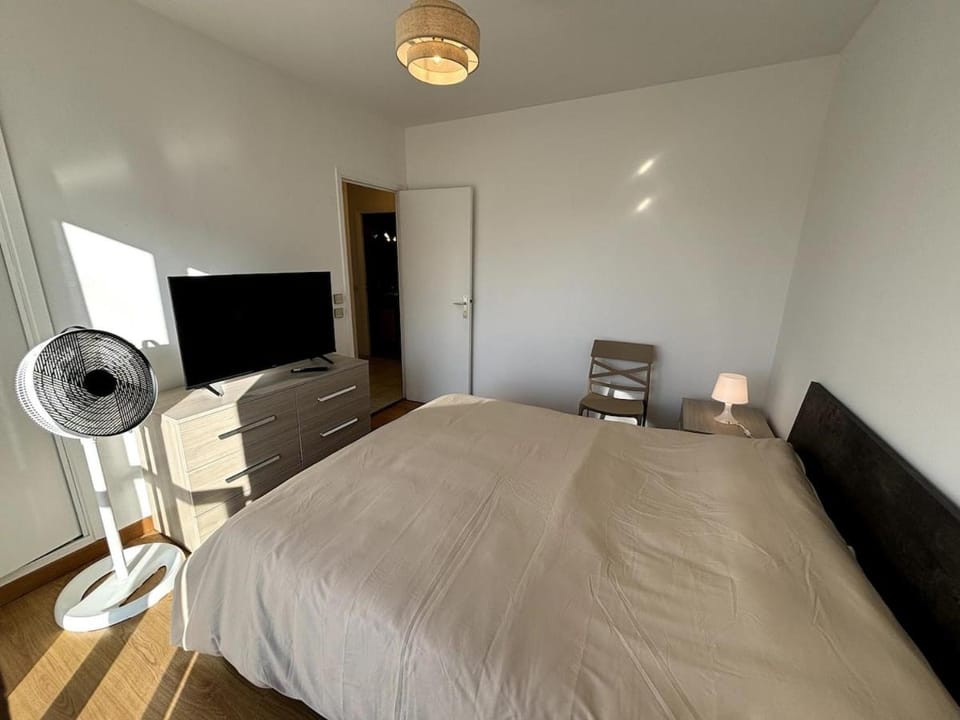 L'Azur Spacieux - 6 personnes - WiFi - Terrasse - Clim Apartment in Nice