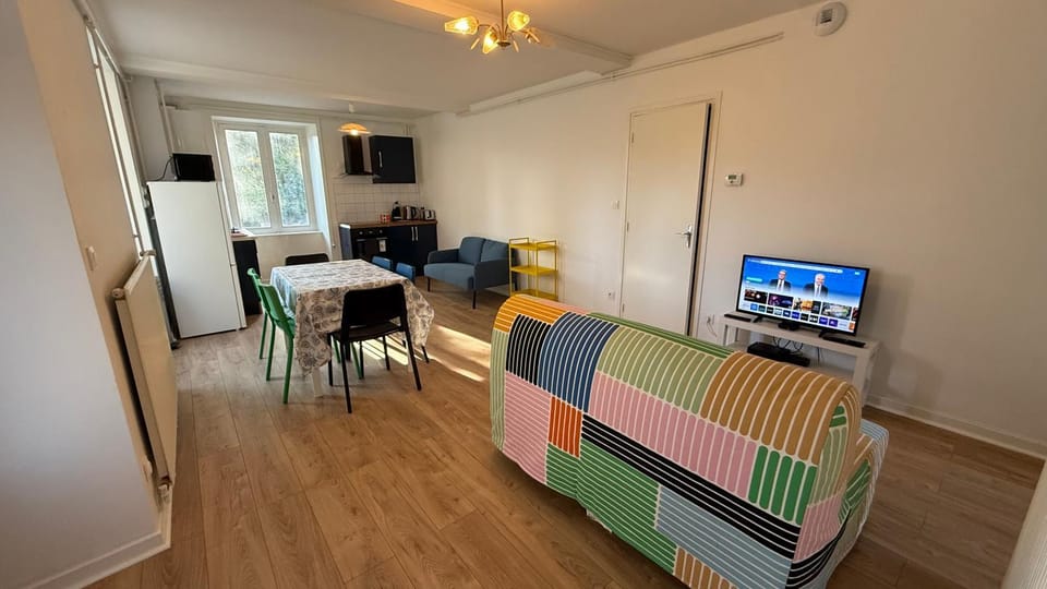 TV and multimedia, Coffee/tea facilities, Kitchen or kitchenette, Living room, Seating area, Floor plan, Dining area, heating, internet, microwave, oven, toaster, kitchen