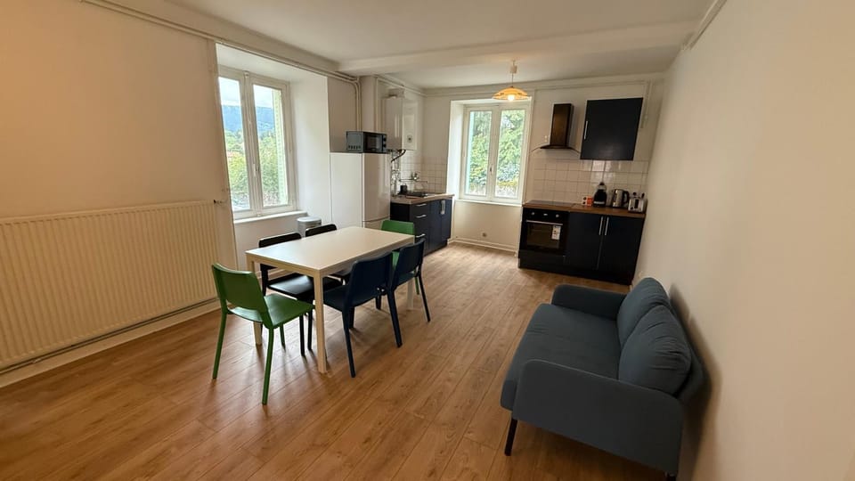 TV and multimedia, Coffee/tea facilities, Kitchen or kitchenette, Living room, Seating area, Dining area, heating, internet, microwave, oven, stove, toaster, kitchen