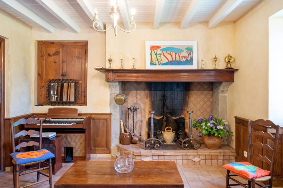 Property building, Living room