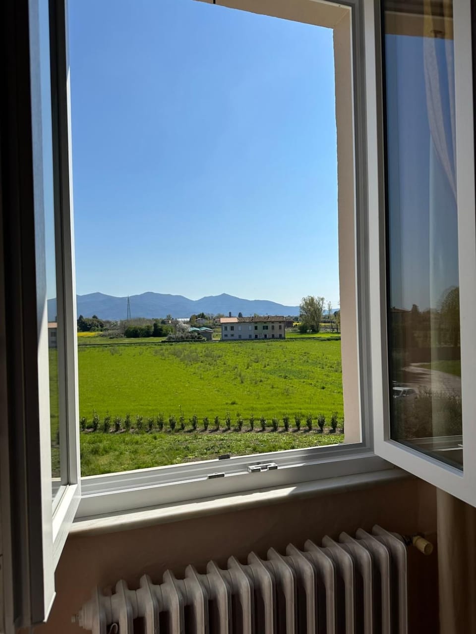 Natural landscape, Living room, Mountain view