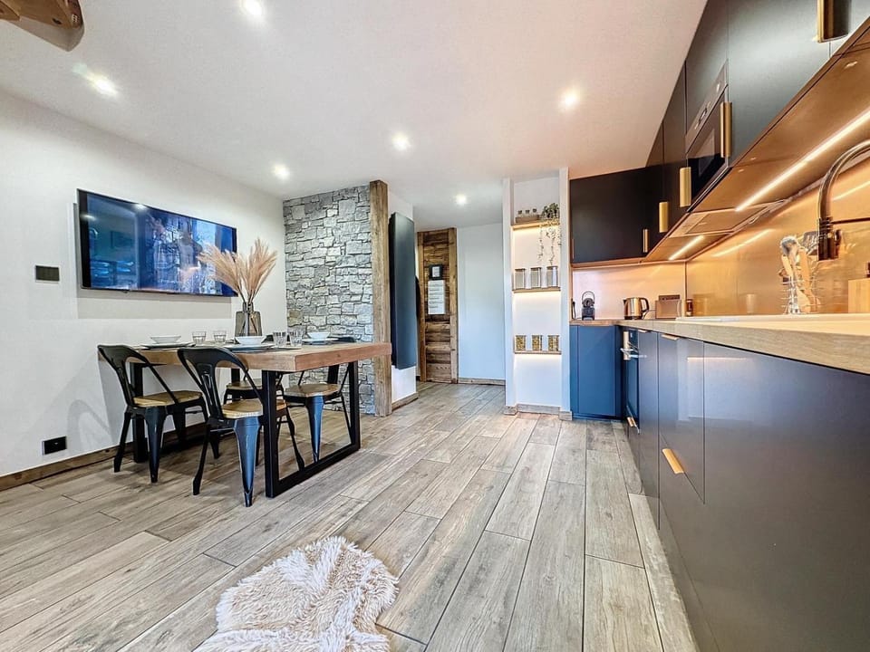 TV and multimedia, Kitchen or kitchenette, Dining area, dishwasher, minibar, oven, pet friendly, stove