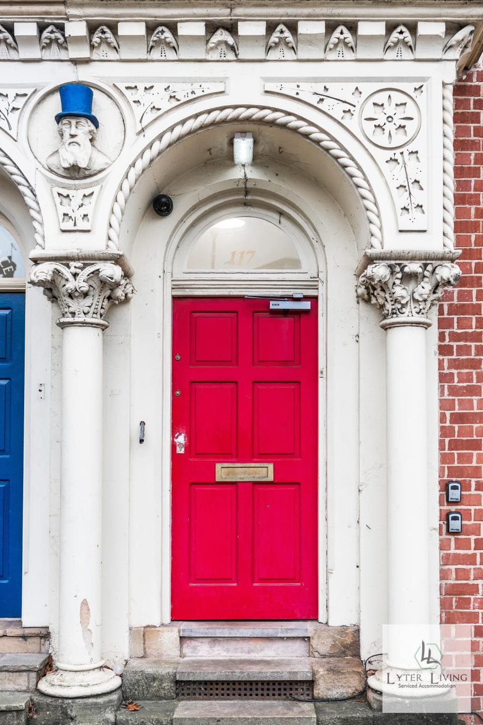 Facade/entrance