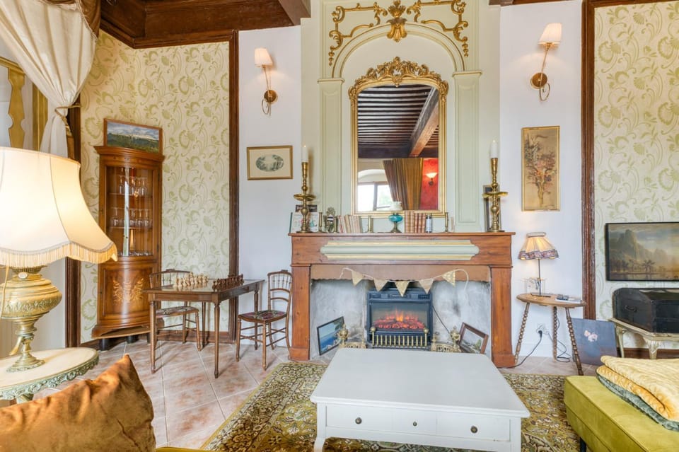 Property building, Living room