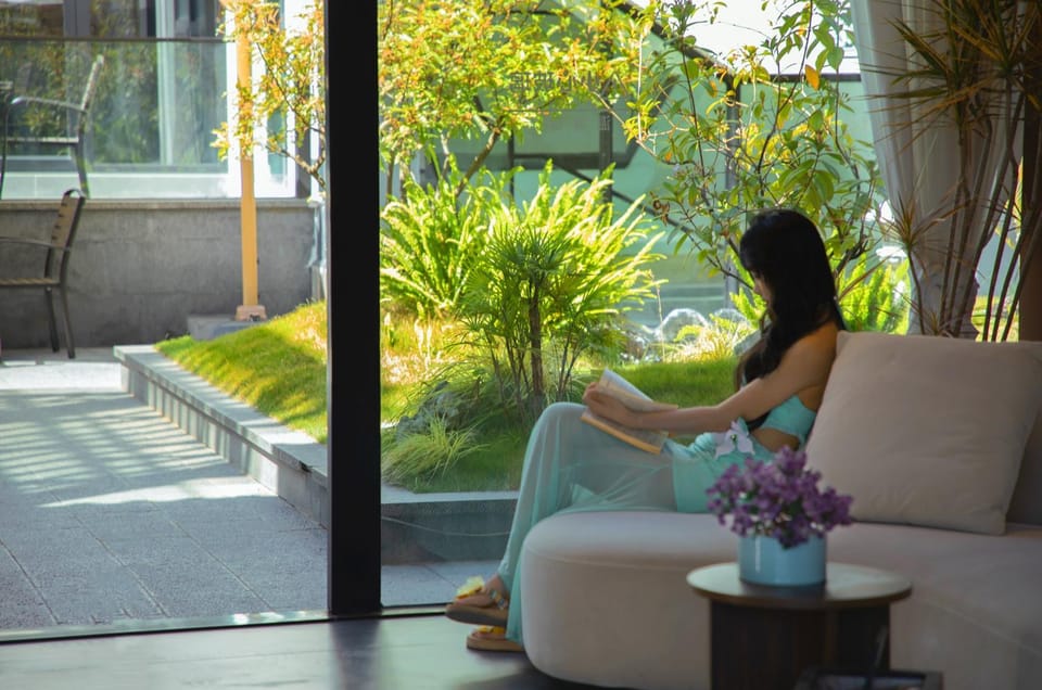 People, Garden, Living room, Garden view