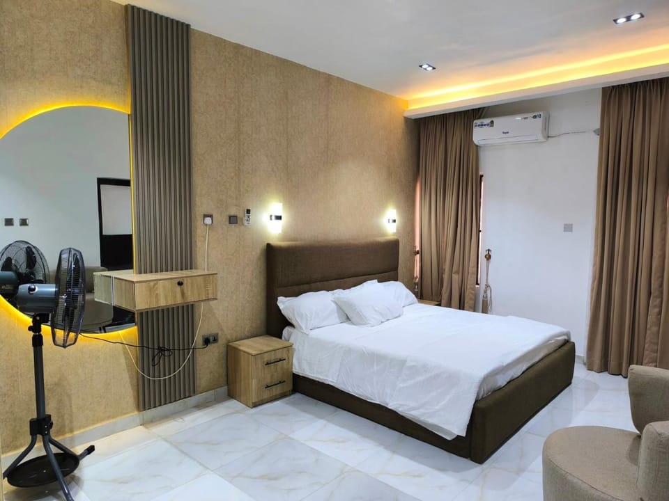 Bed, Bedroom, air conditioner