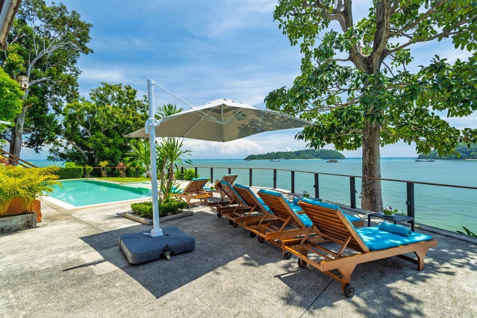 Day, Garden, Pool view, Sea view, Swimming pool, sunbed