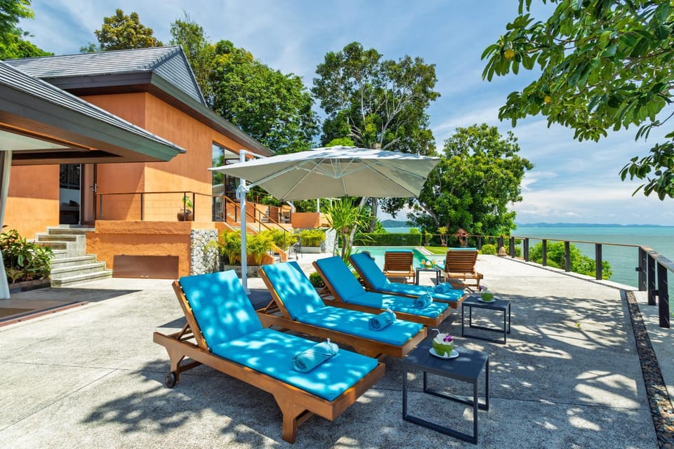 Property building, Day, Garden, Balcony/Terrace, Seating area, Pool view, Sea view, Swimming pool, sunbed
