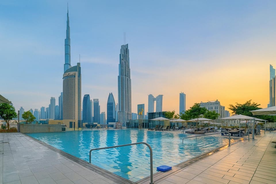 Day, Swimming pool