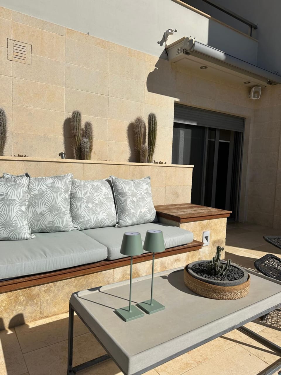 Patio, Day, Seating area