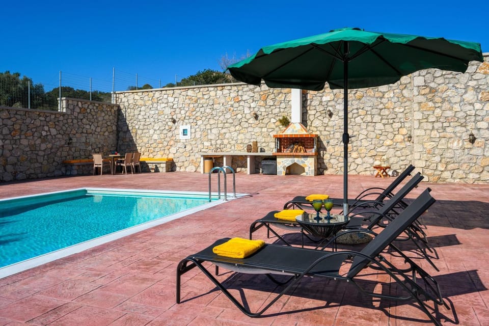 Property building, Pool view, Swimming pool