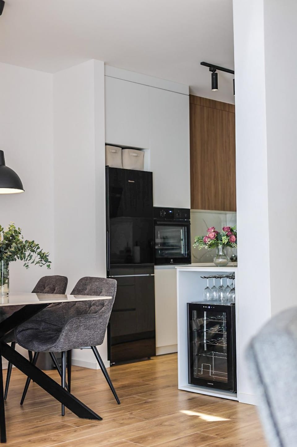 Kitchen or kitchenette, Dining area, minibar, oven, pet friendly, stove