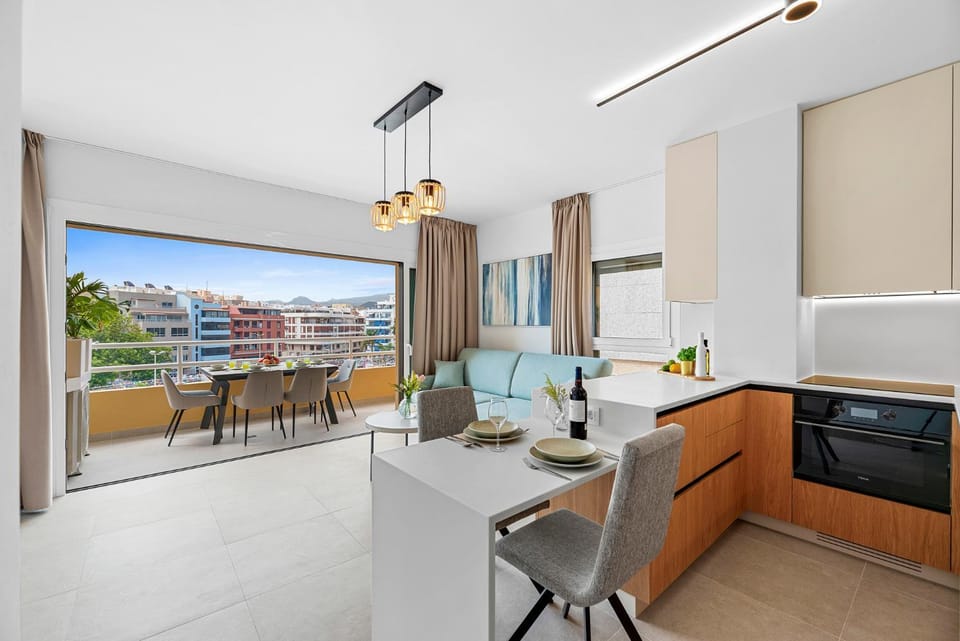 Living room, Dining area, kitchen
