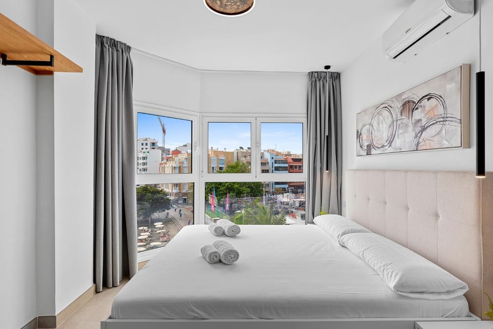 Bed, Photo of the whole room, Bedroom, towels, air conditioner