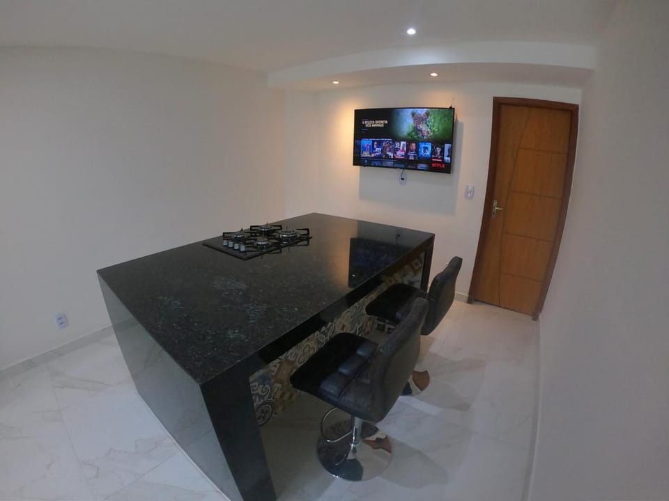 TV and multimedia, Kitchen or kitchenette, oven, stove