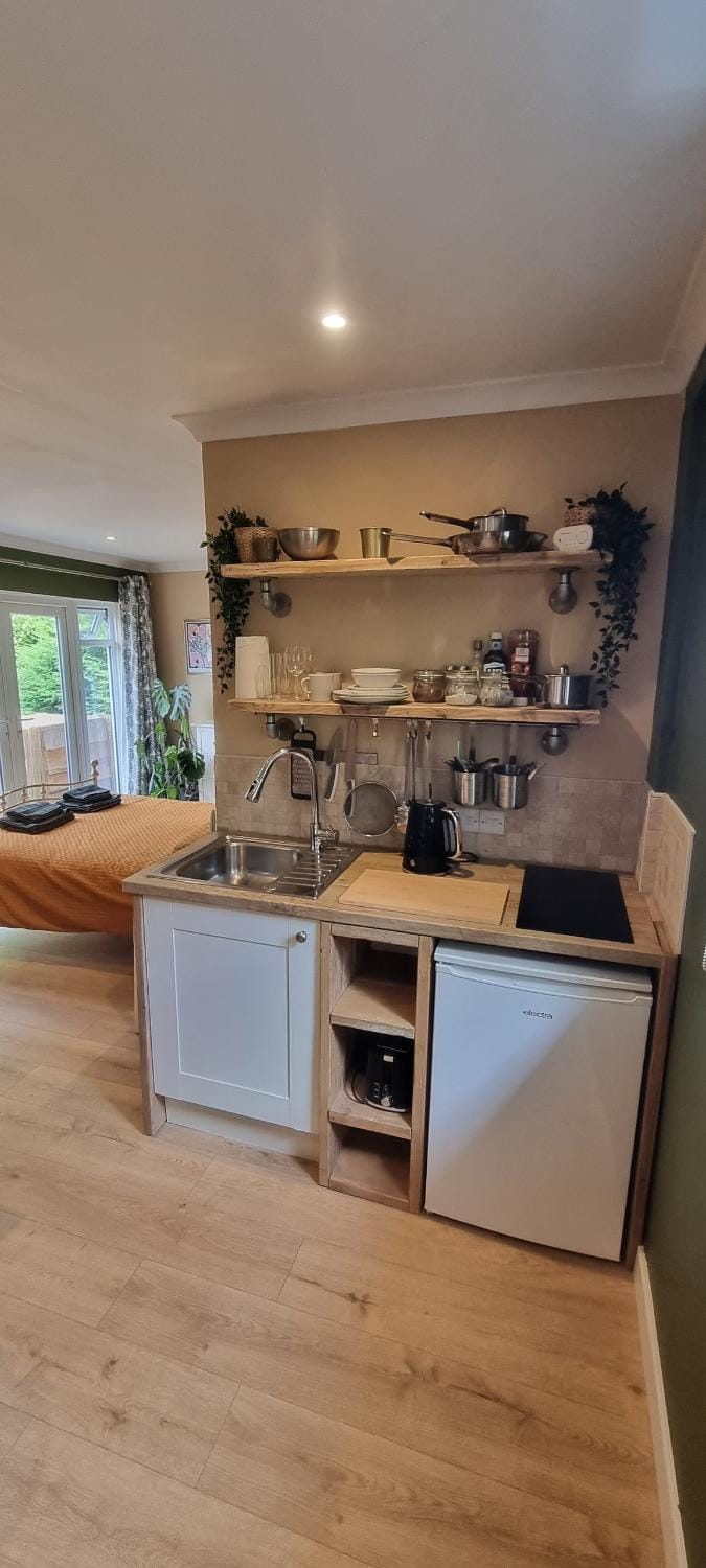 Kitchen or kitchenette, stove