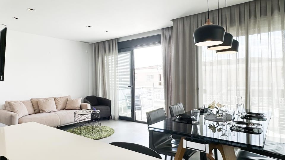 Living room, Dining area