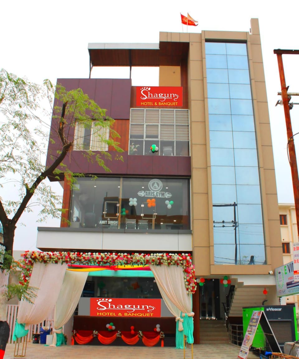 Property building, Location