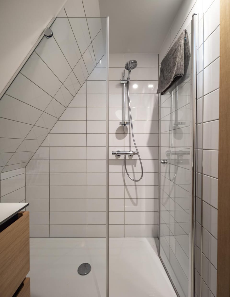 Shower, Bathroom, towels
