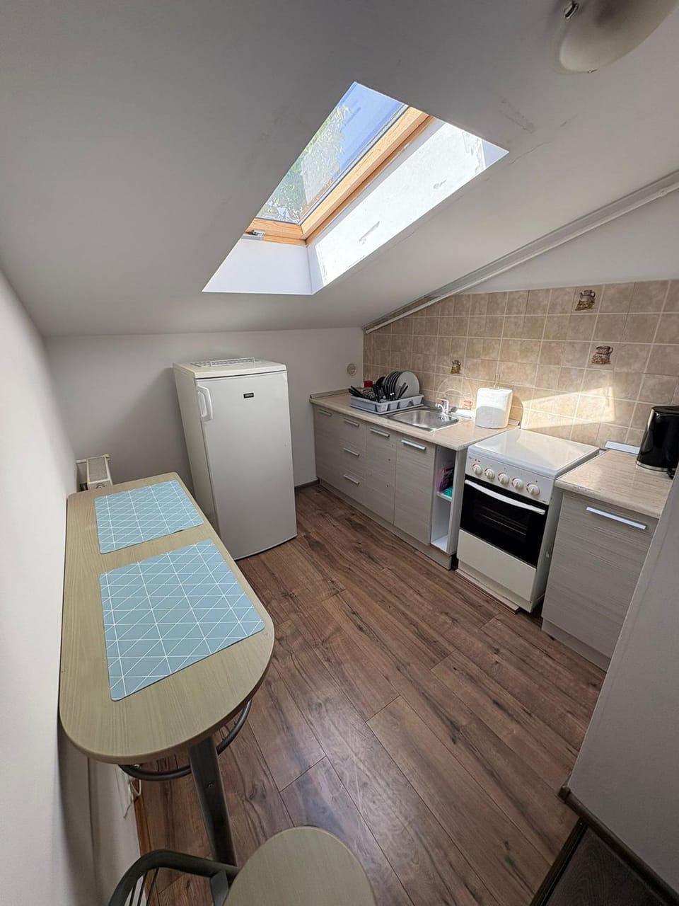 Kitchen or kitchenette, Dining area, oven, pet friendly, stove