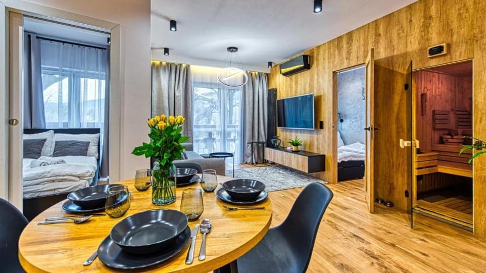 Communal lounge/ TV room, Living room, Seating area, Dining area