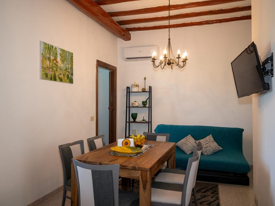 TV and multimedia, Living room, Dining area