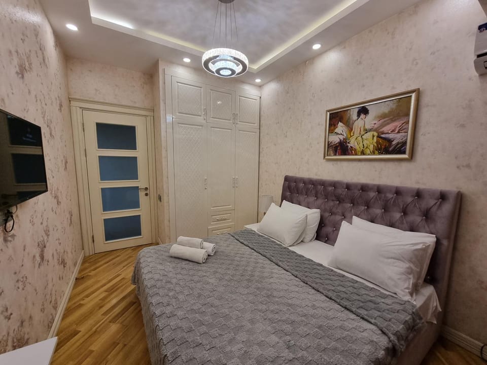 Bed, TV and multimedia, Bedroom, wardrobe