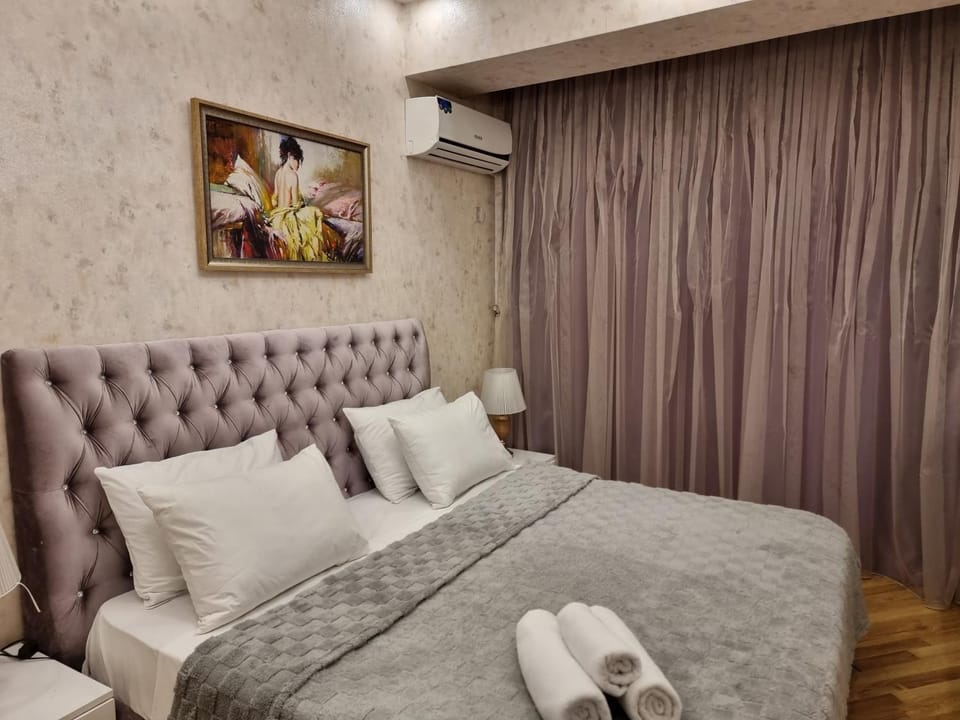 Bed, Bedroom, air conditioner