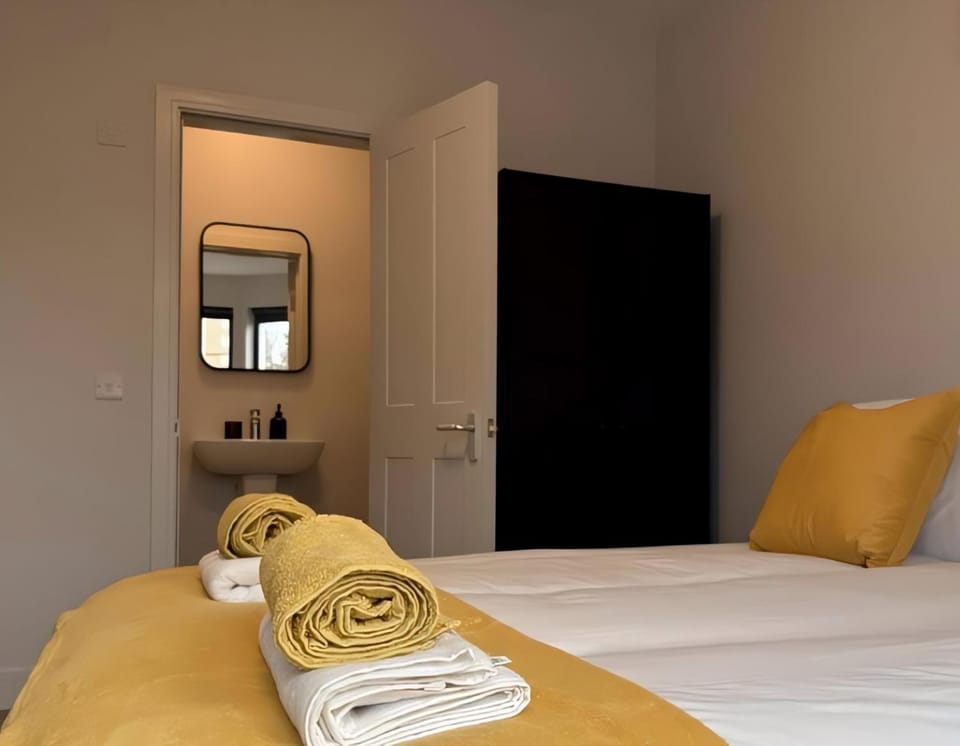 Boutique Master Room - Abu Dhabi Centre Hostel in Abu Dhabi