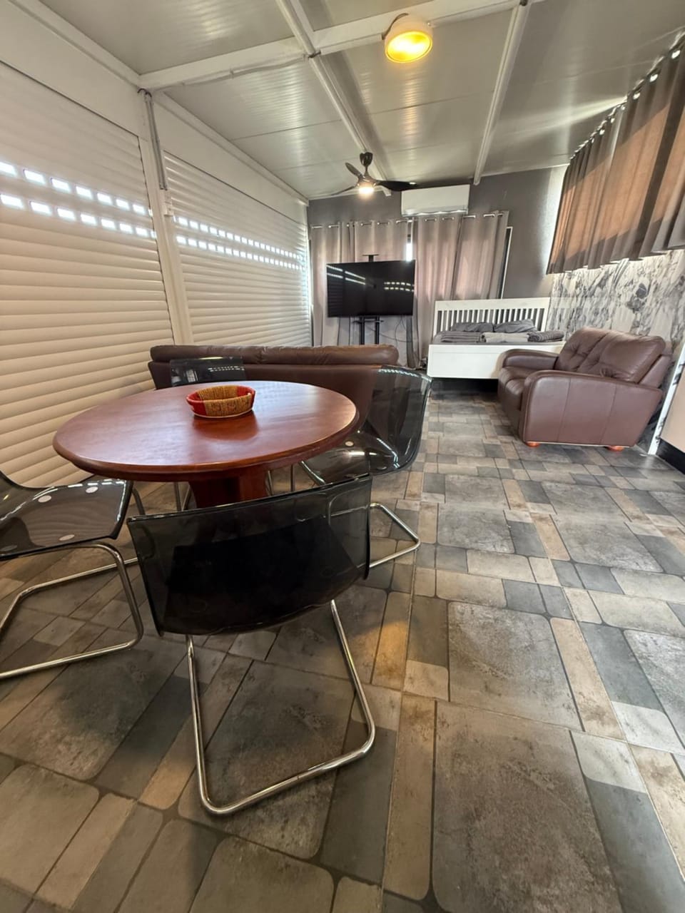 Living room, Seating area, Dining area