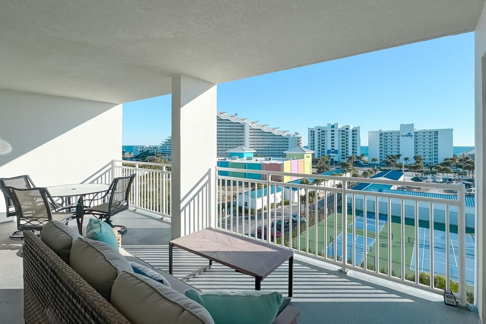 Seaspray Riverside Unit 713 House in Ono Island