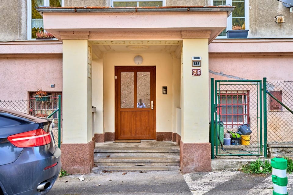 Facade/entrance