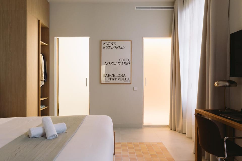 Bed, TV and multimedia, Photo of the whole room, Business facilities, Bedroom, towels, wardrobe, air conditioner