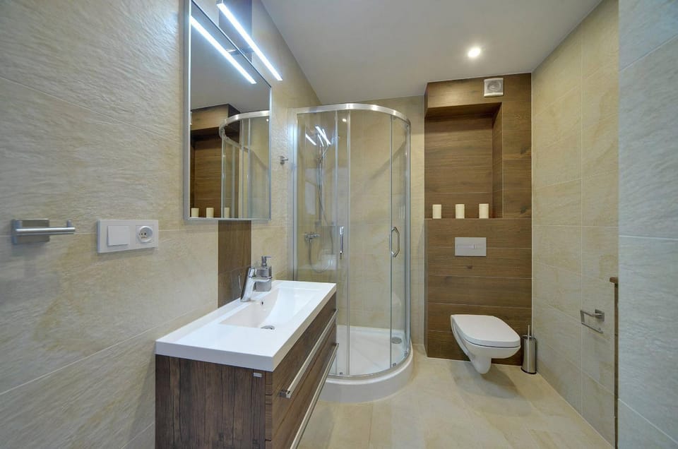 Shower, Bathroom