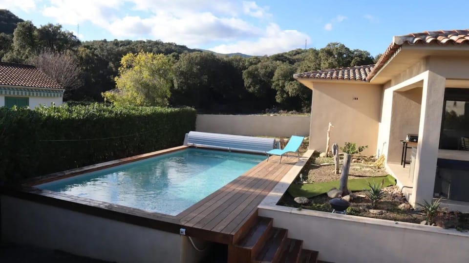 Property building, Swimming pool