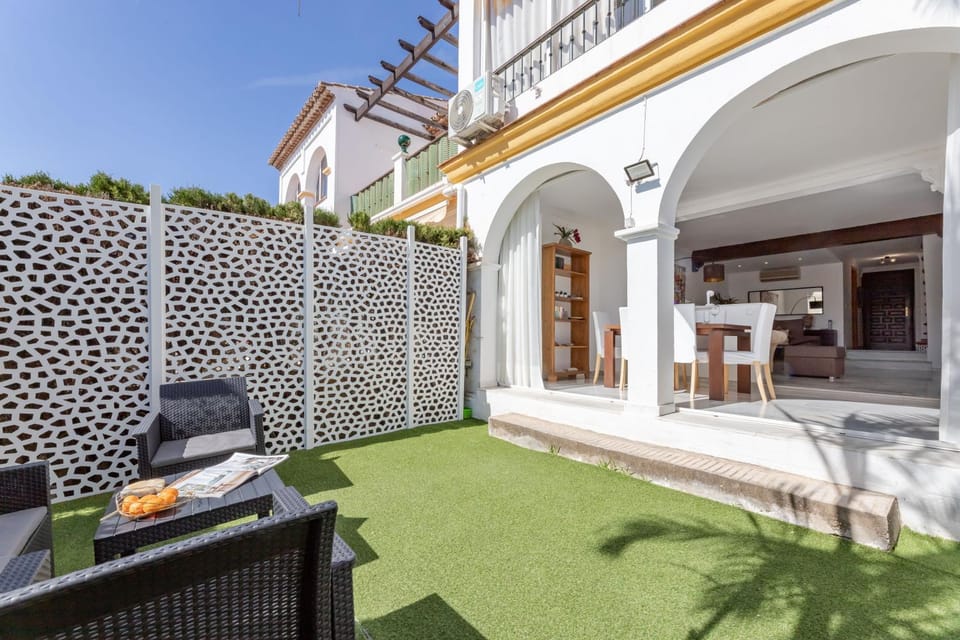 Day, Garden, Balcony/Terrace, Living room, Dining area