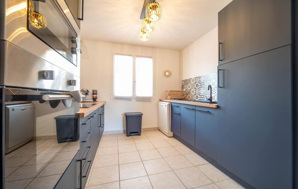 L'évasion viticole cour fermée & parking privé au pied de la roche de Solutré House in Bourgogne-Franche-Comté