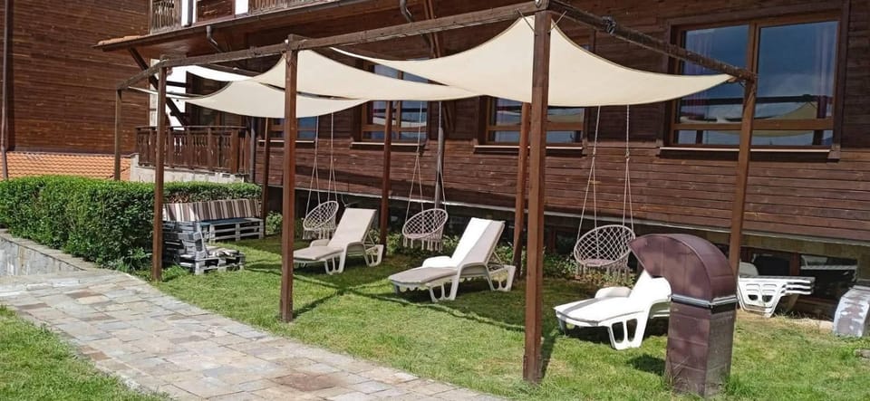 Charming Studio with Mountain View & Seasonal Pool - Bansko by Flat Mаnаger Apartment in Bansko