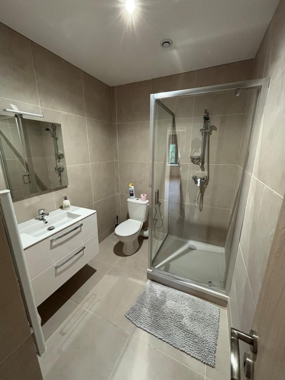 Appartement moderne rénové et tout équipé Apartment in Givors