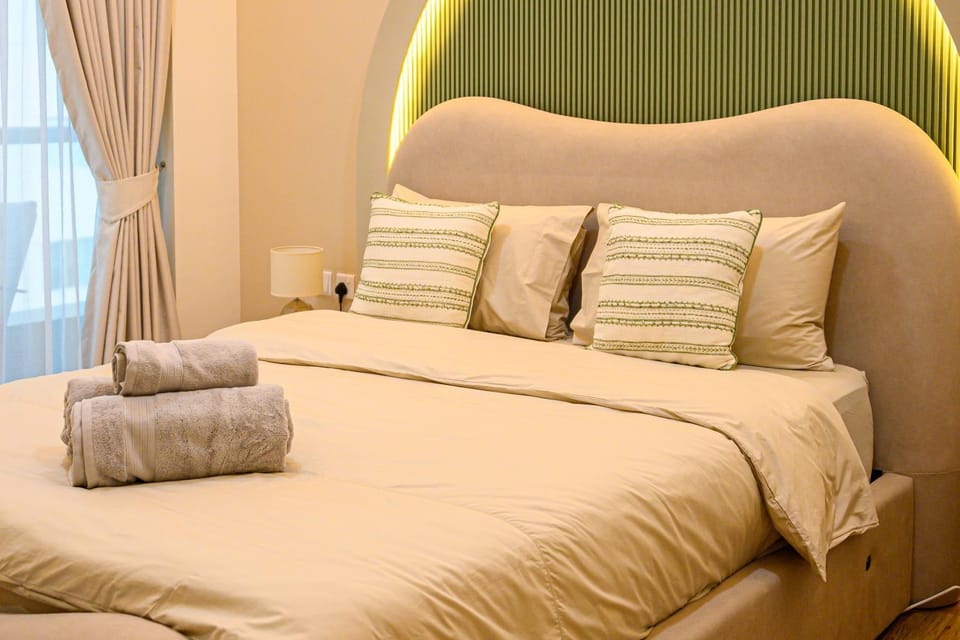 Luxurious 3BR with a pool table at Marina Walk Apartment in Dubai