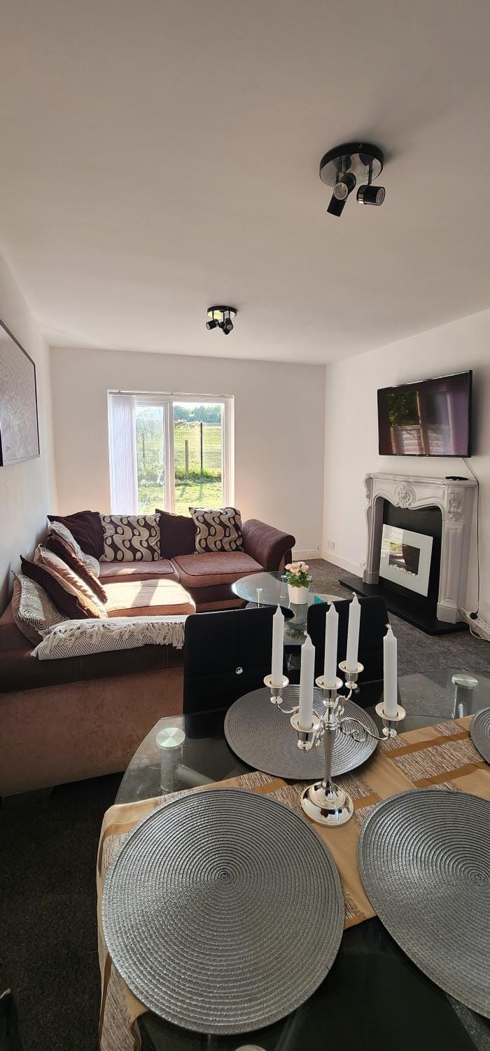 Beautiful and Quiet 3 Bedroom Beautiful House House in Sheffield