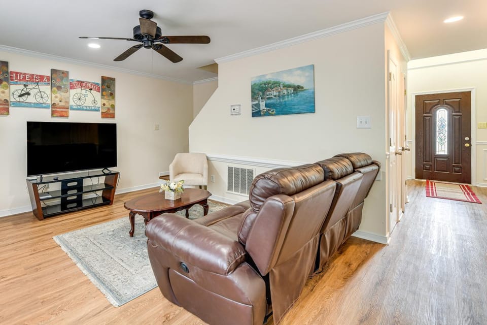 Classic Colonial Home w/ Private Yard in Richmond! House in Chesterfield County