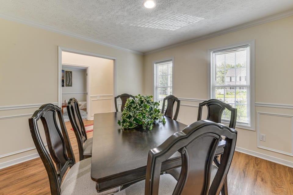 Classic Colonial Home w/ Private Yard in Richmond! House in Chesterfield County