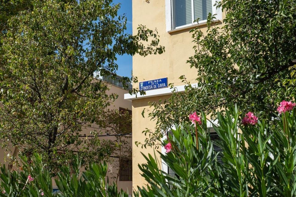 Bernabeu Industrial Suites- ALQUILER TEMPORAL Apartment in Madrid