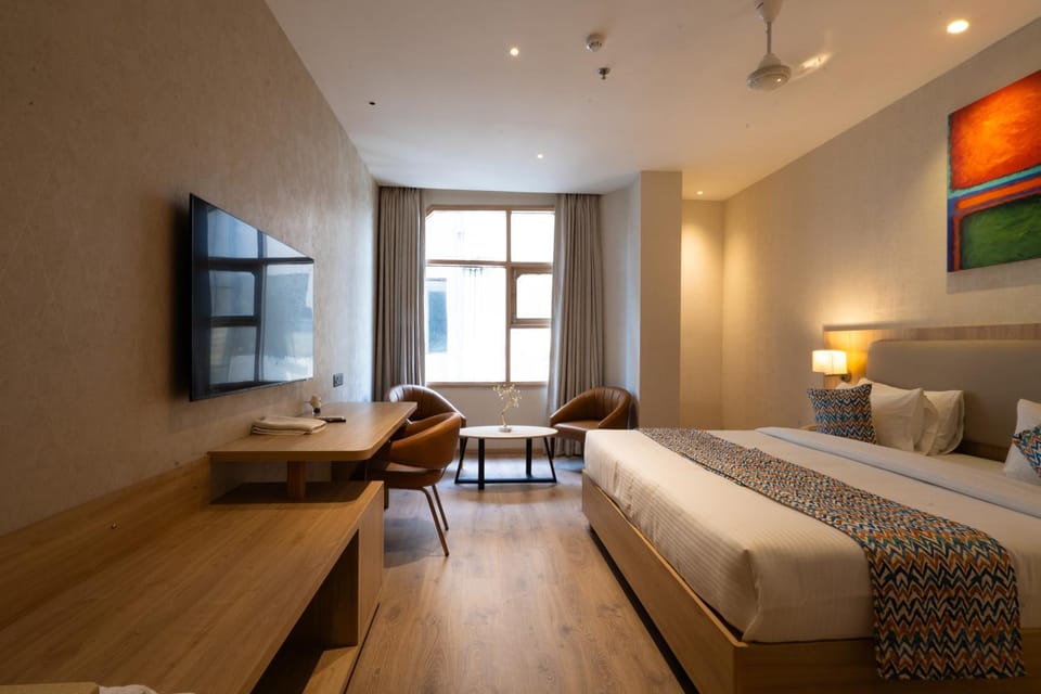 Photo of the whole room, Bedroom